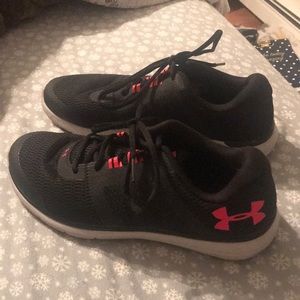 Women’s Under Armour sneaker size 9.5
